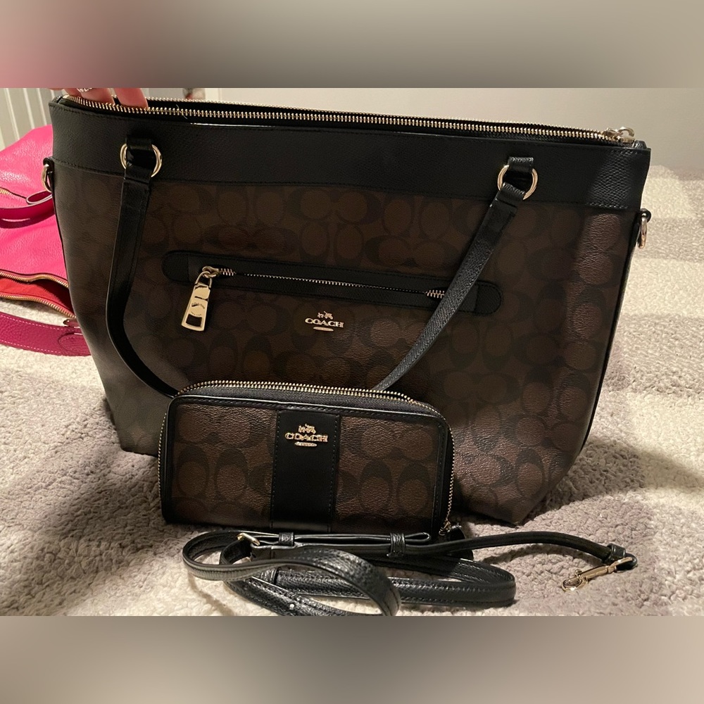 Coach purse with matching wallet